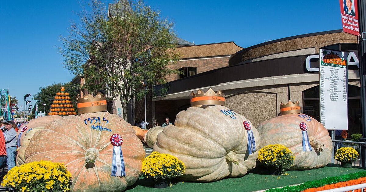 Crowds and giant pumpkins at the Circleville Pumpkin Show