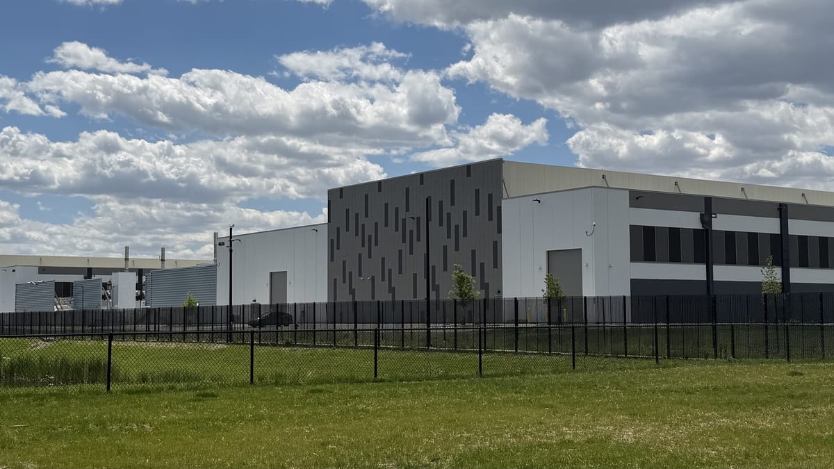 Solid-oxide fuel cell arrays near Amazon Scioto Darby data-center campus in Hilliard