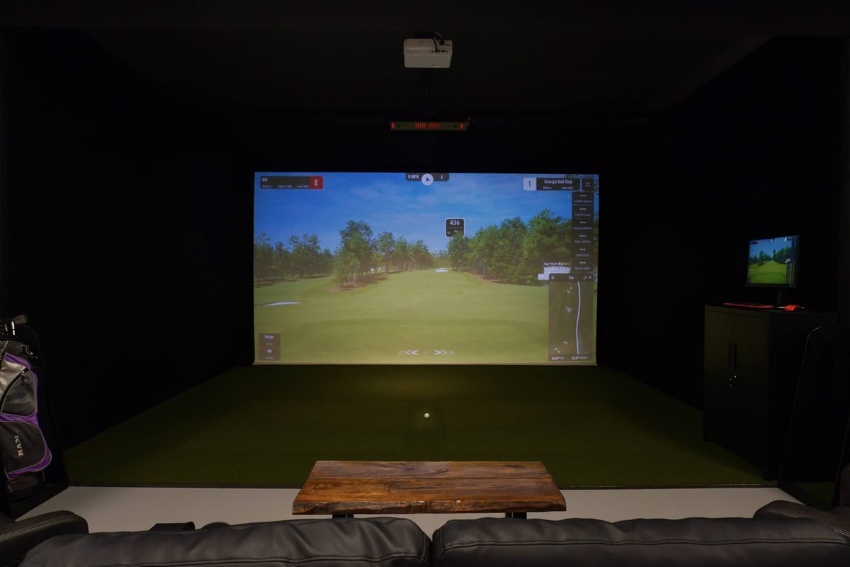 Uneekor simulator bay with GSPro course play at iGolf Pro in Westerville