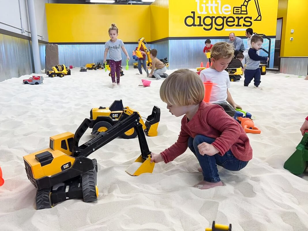 Little Diggers indoor playspace with sensory sand tables